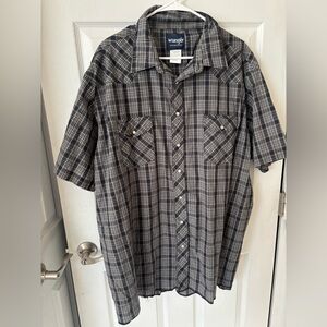 Wrangler Men's Black Plaid Shirt‎ with snaps